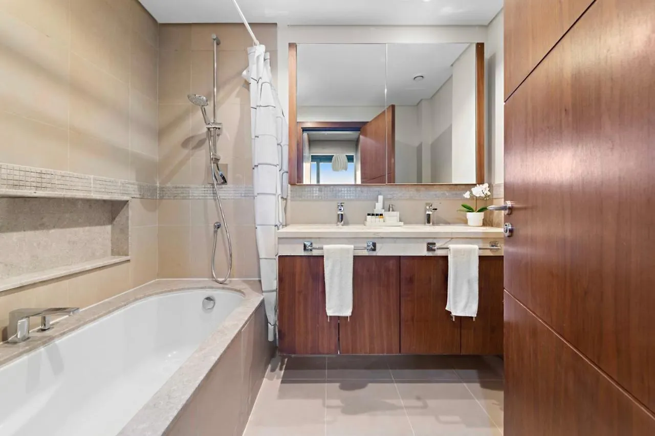 アパート First Class 3Br With Full Burj Khalifa And Fountain View ドバイ