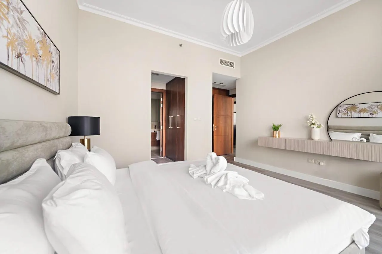 First Class 3Br With Full Burj Khalifa And Fountain View ドバイ アパート