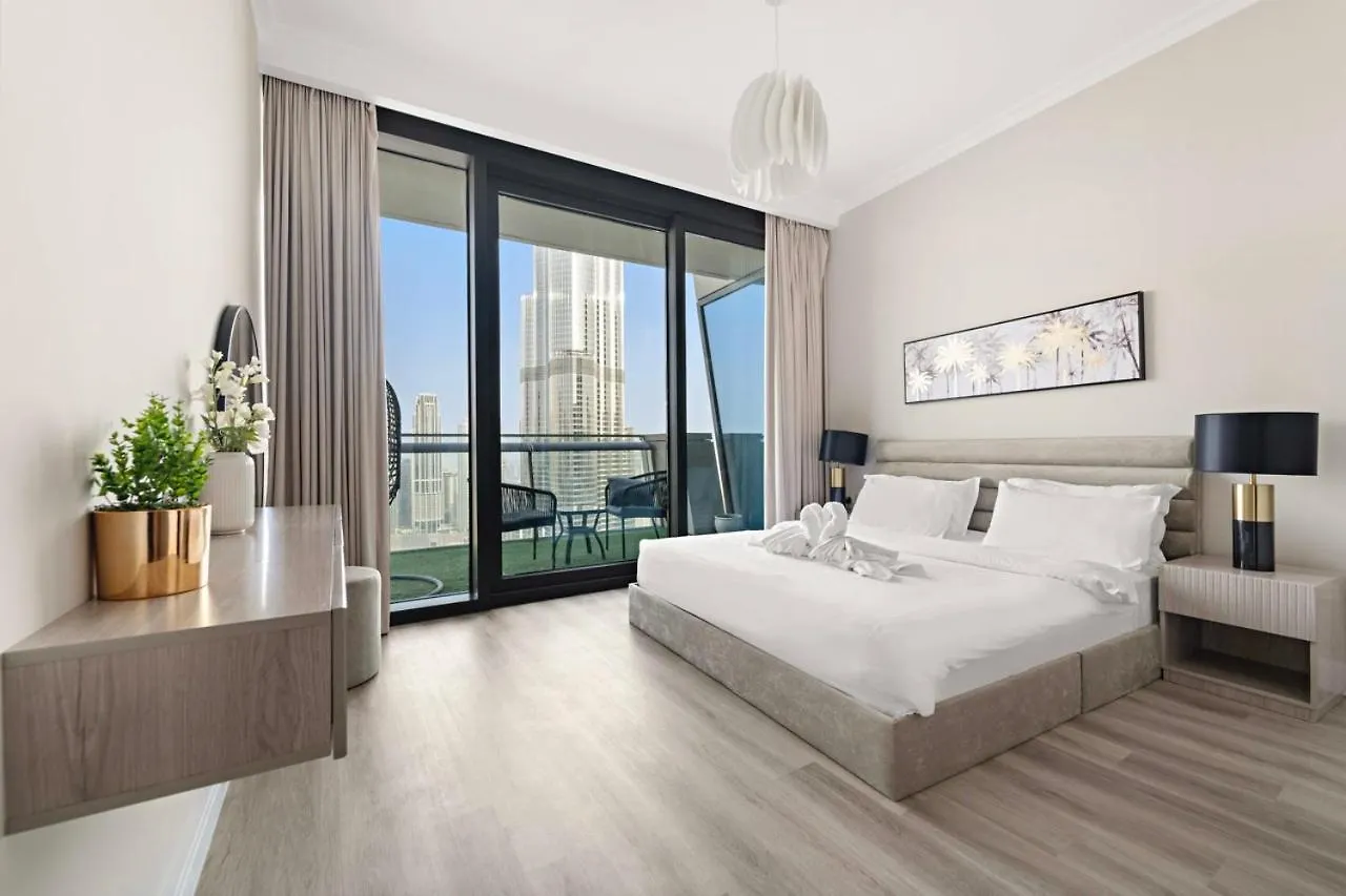 First Class 3Br With Full Burj Khalifa And Fountain View ドバイ 0*,